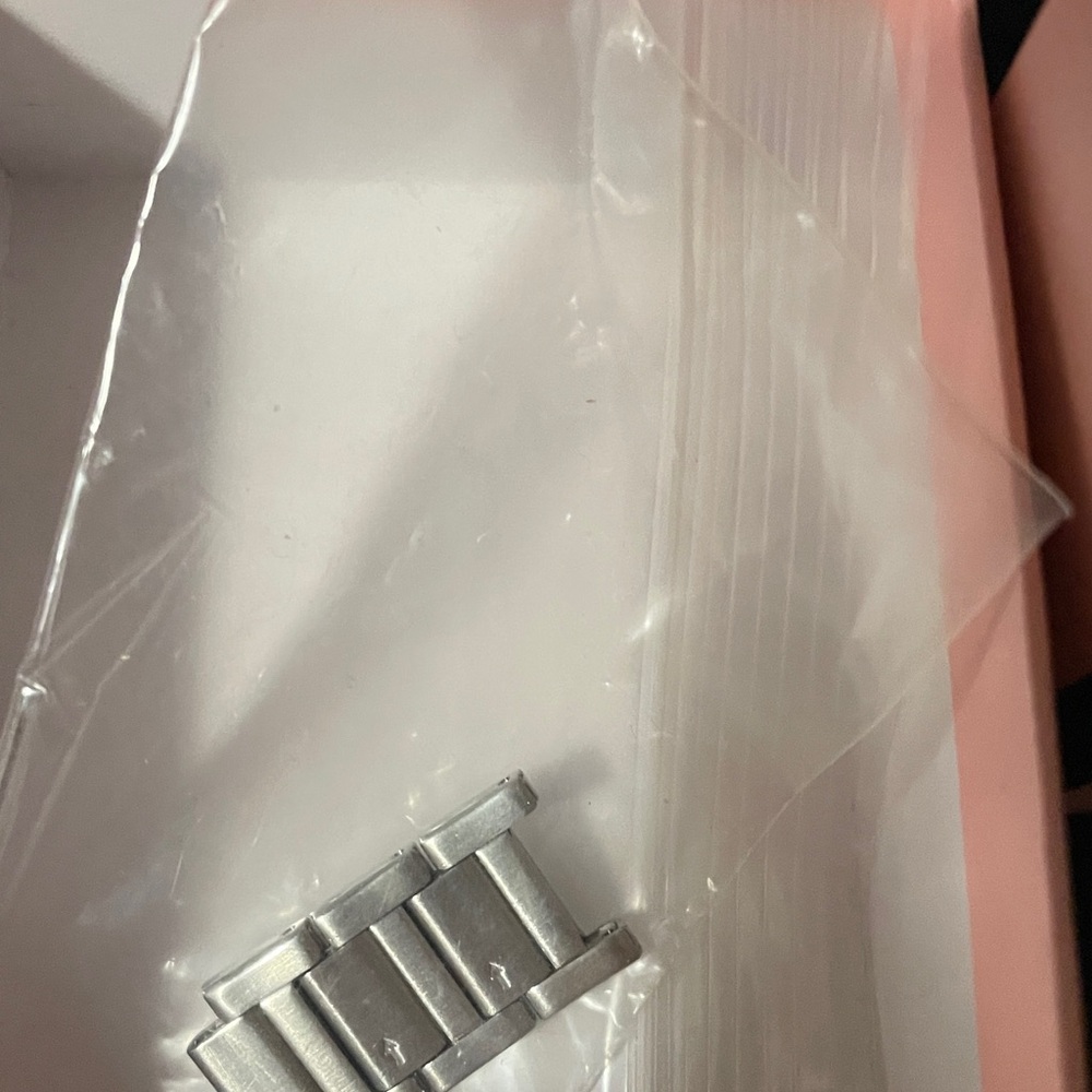 Juicy Couture Silver Timepiece with Sparkling Dial BNIB - Picture 6 of 6